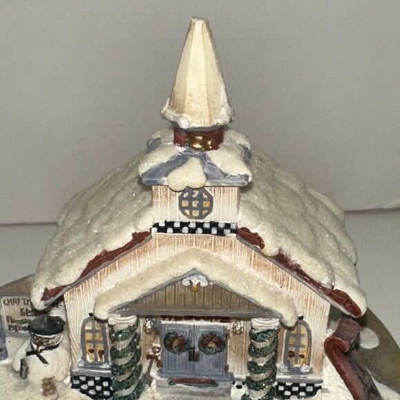 OUR AMERICAN Yankee Candle - WINTER CHURCH CANDLE TOPPER - Picture 3 of 10